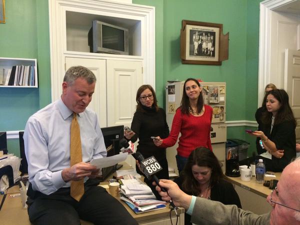 de Blasio reads The IOnion on apocalyptic snostorm